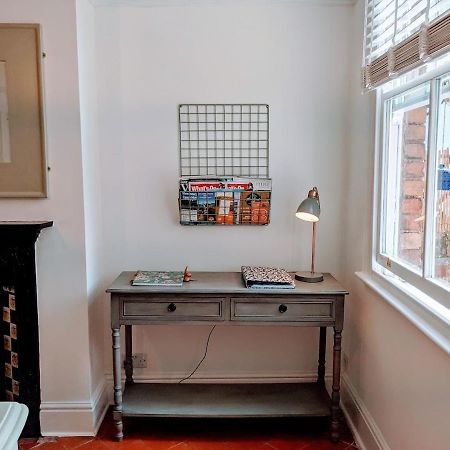 Luxury Townhouse In Town Centre, Views, River Walk, Free Parking Shrewsbury Extérieur photo