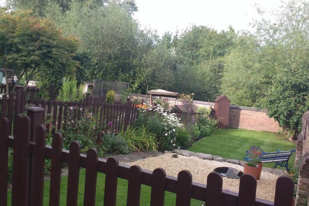 Luxury Townhouse In Town Centre, Views, River Walk, Free Parking Shrewsbury Extérieur photo