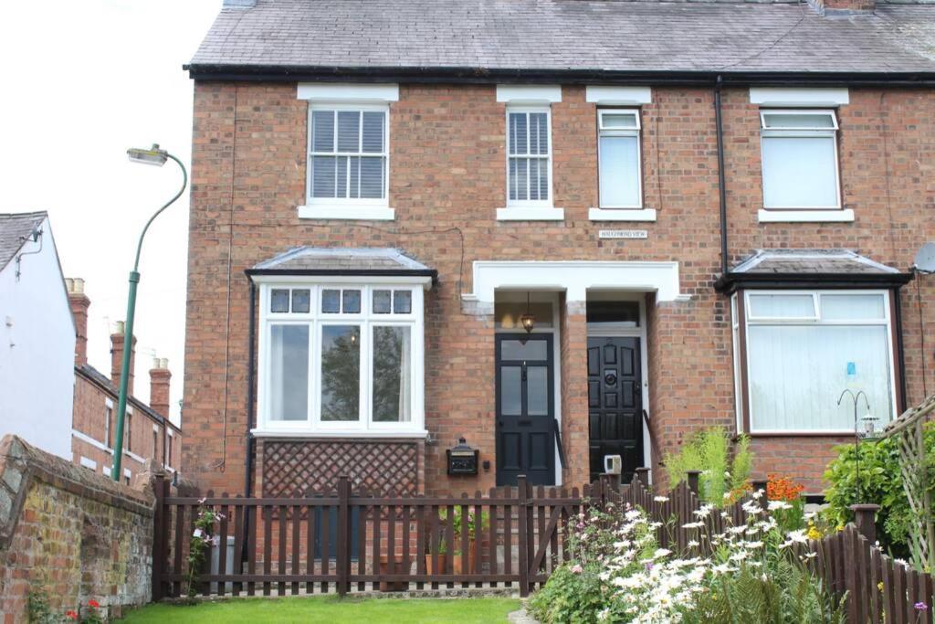 Luxury Townhouse In Town Centre, Views, River Walk, Free Parking Shrewsbury Extérieur photo