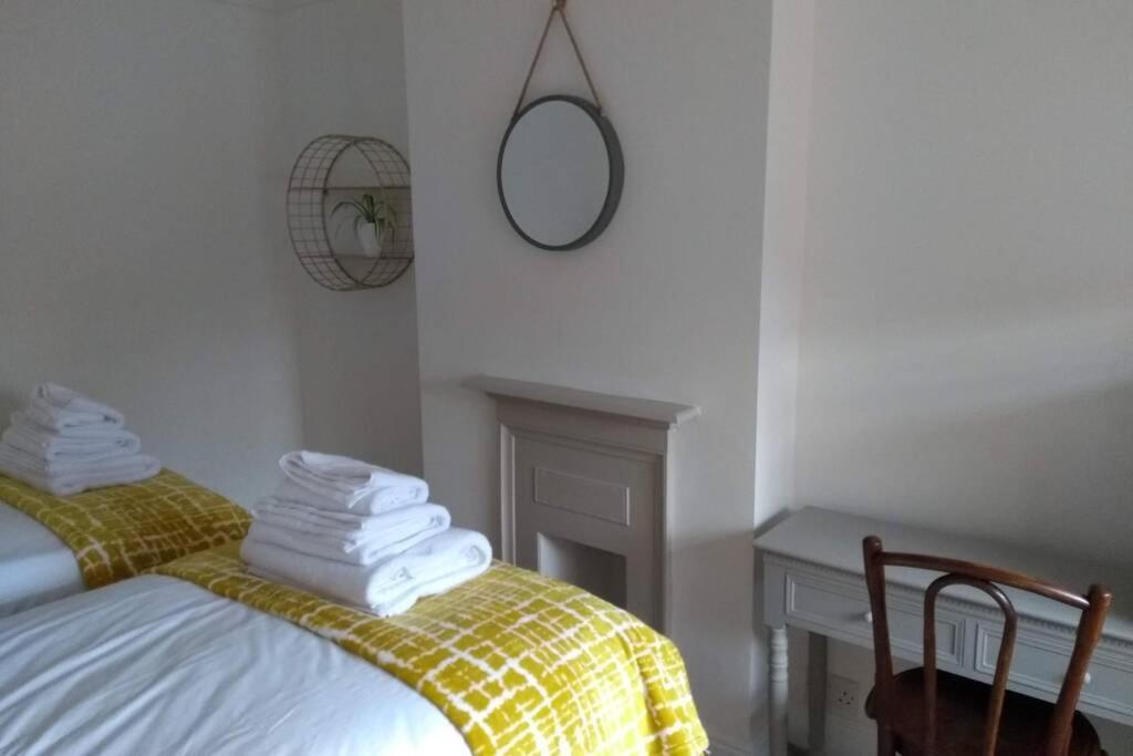 Luxury Townhouse In Town Centre, Views, River Walk, Free Parking Shrewsbury Extérieur photo