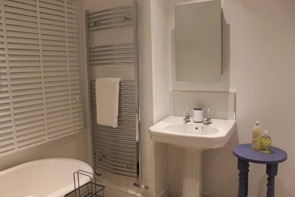Luxury Townhouse In Town Centre, Views, River Walk, Free Parking Shrewsbury Extérieur photo